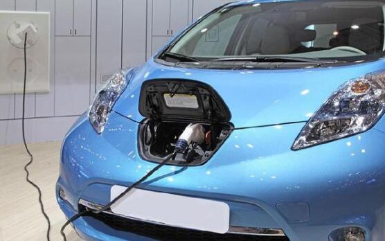 混動汽車與電動汽車，哪個更適合你？